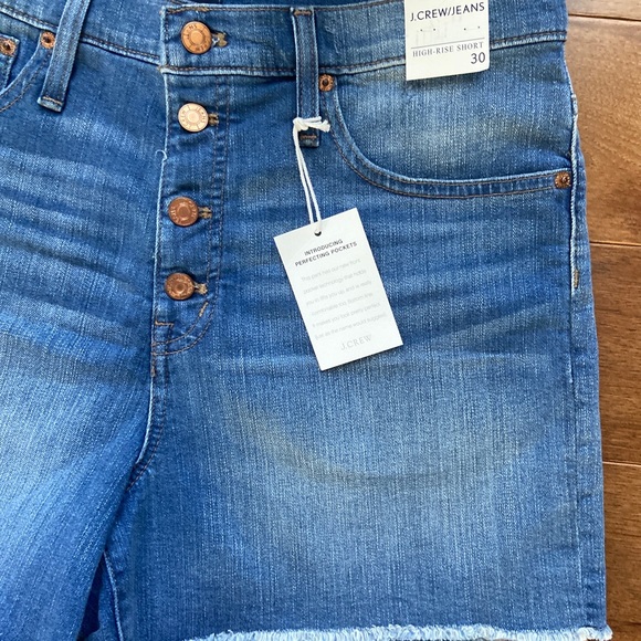 ✅SOLD J CREW DISTRESSED HIGH RISE SHORTS 30 NEW - Picture 8 of 9